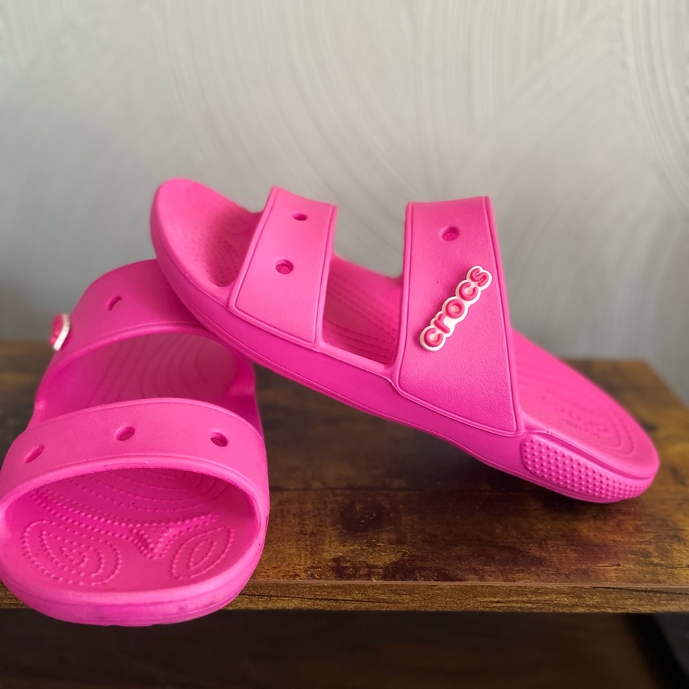 CROCS Slides, size 8 men/ 10 women; hot pink